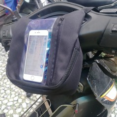 Túi treo đầu xe máy loại dọc cảm ứng điện thoại có lỗ sạc pin cao cấp P176