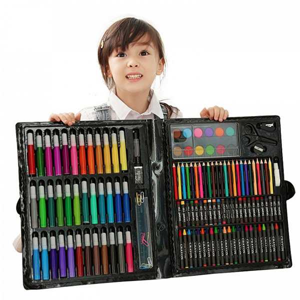 Bộ bút màu 135 chi tiết cho bé tập vẽ thỏa sức sáng tạo R100
